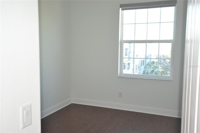 Building Photo - 5728 Biscayne Ct