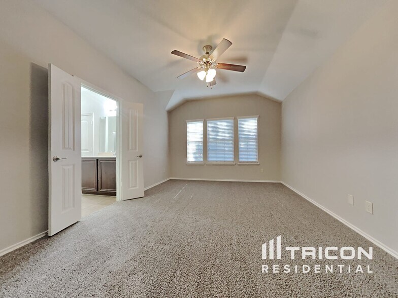 Building Photo - 1625 Applegate Way