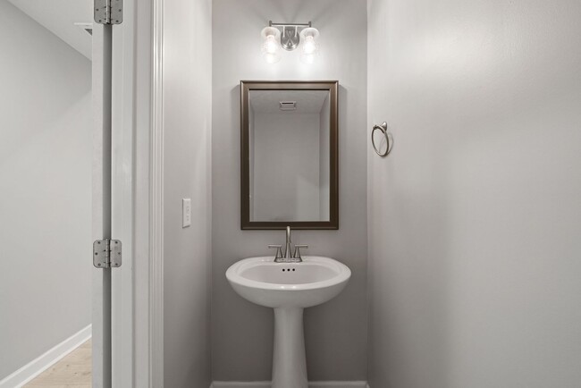 Building Photo - Pet Friendly Four Bedroom!