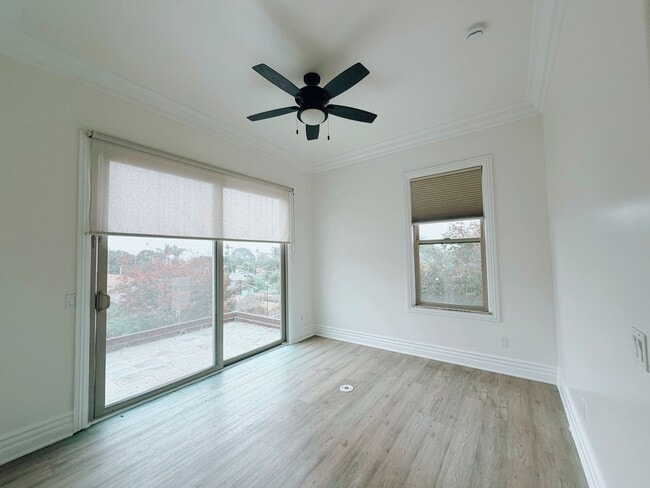 Building Photo - Spacious 6 Bed in Carlsbad with Ocean Views and Roof Top deck, 1 mile to the Beach!!