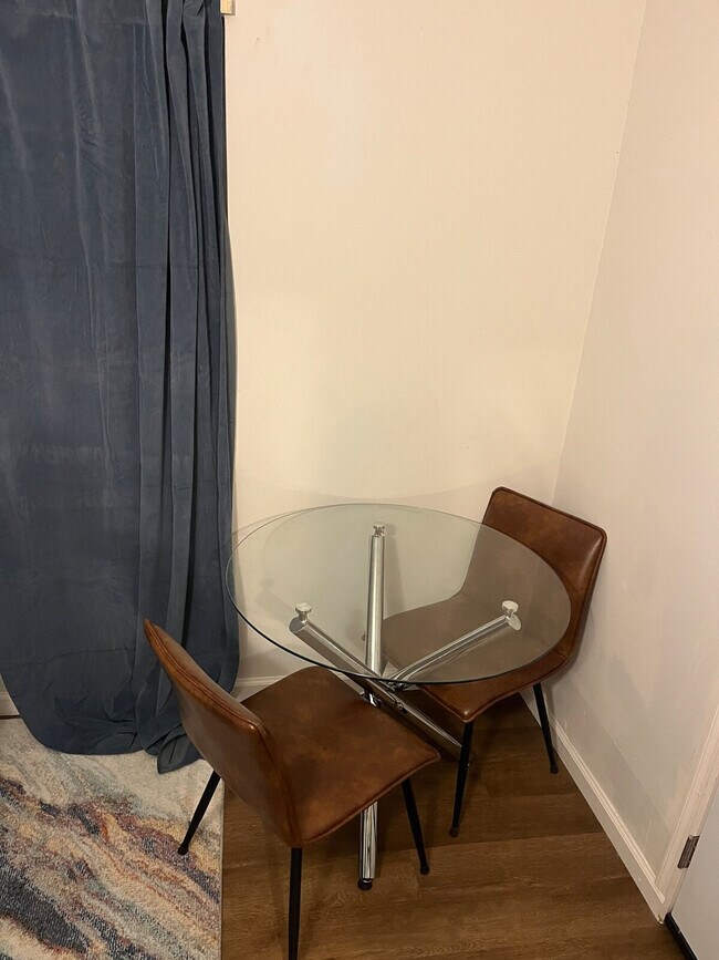 Building Photo - 1701 14th St SE