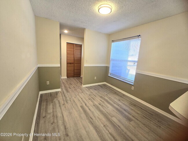 Building Photo - 13436 White Plains St