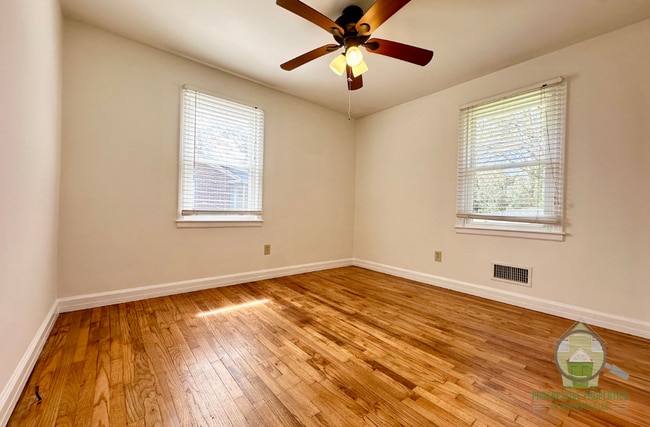 Building Photo - 107 Sycamore Dr