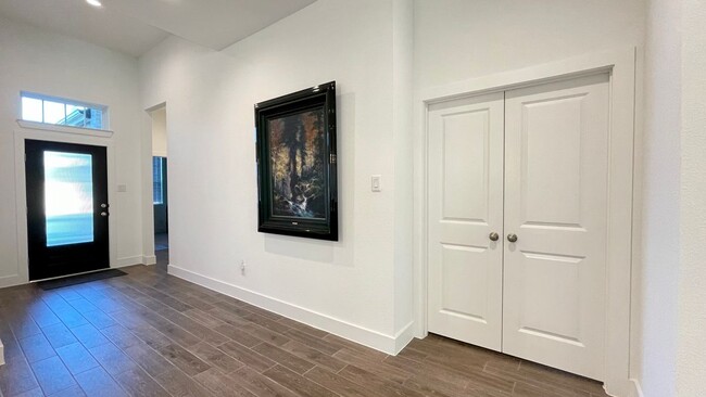 Building Photo - 4516 Bartagrass Dr