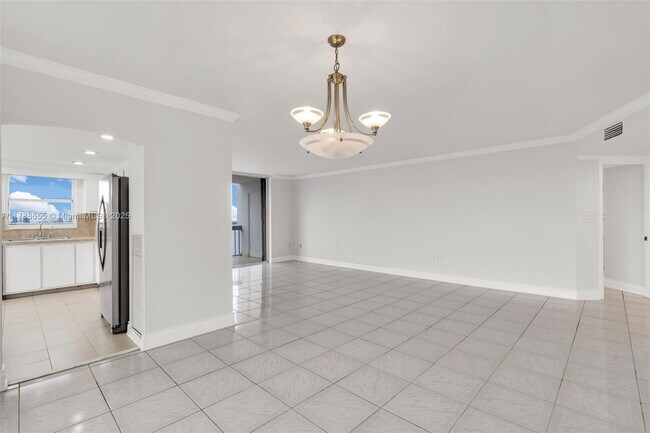 Building Photo - 2333 Brickell Ave
