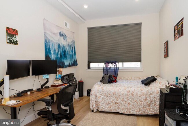 Building Photo - 618 N 35th St