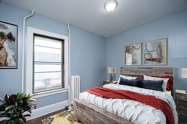 Building Photo - 335 Zion St