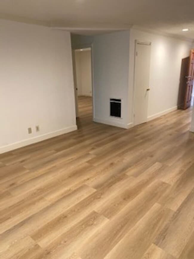 Building Photo - 730 N Eucalyptus Ave