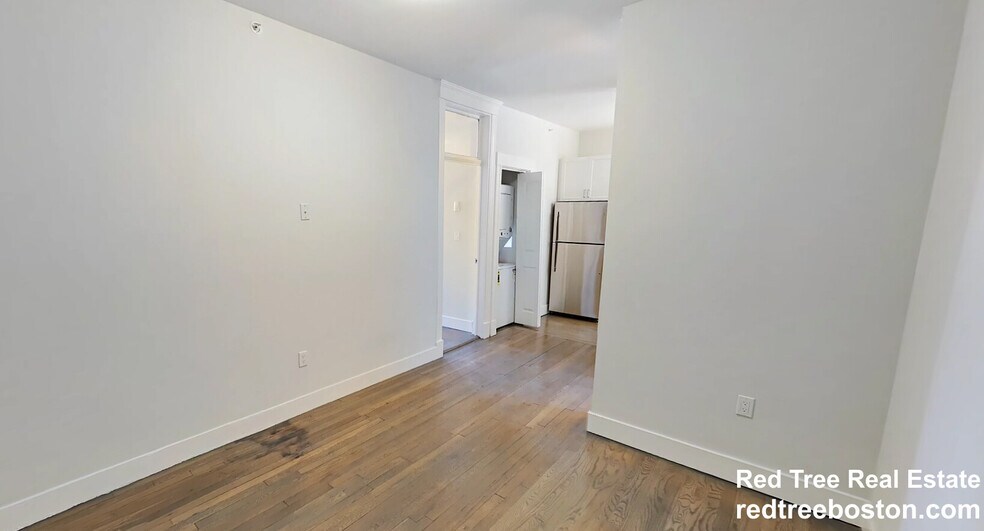 Building Photo - 77 Park Dr