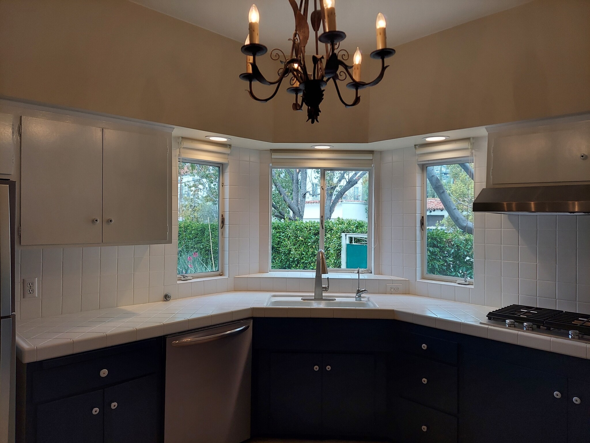 Building Photo - 755 N Harper Ave