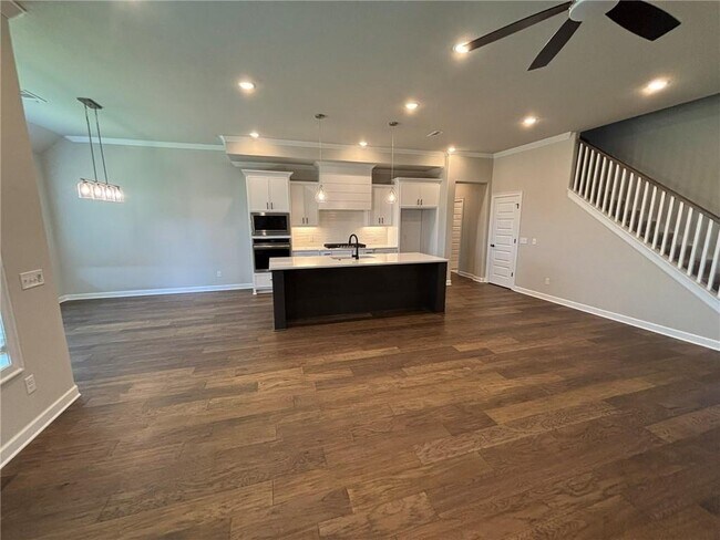 Building Photo - 1451 Dresden Dr