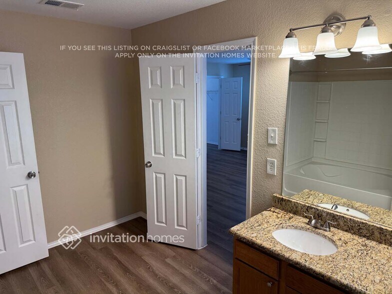 Building Photo - 7160 Little Mohican Dr