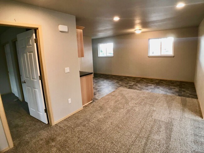 Building Photo - 332-334 SW 12th St