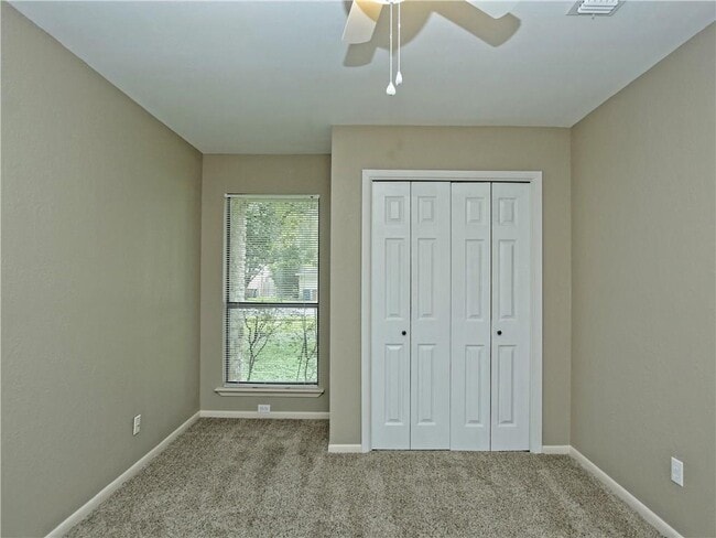 Building Photo - 6206 Sun Vista Dr