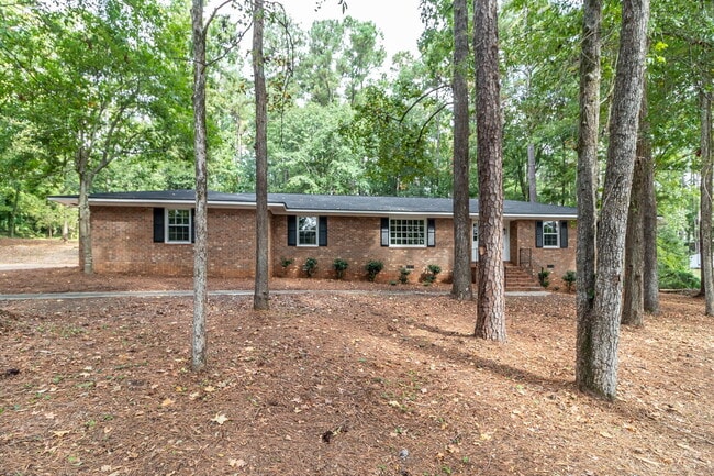 Building Photo - 4375 Lake Idylwilde Dr