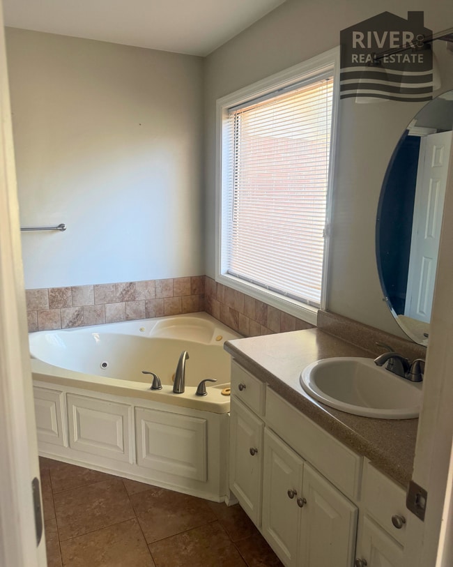 Building Photo - 111 Shelley Ln