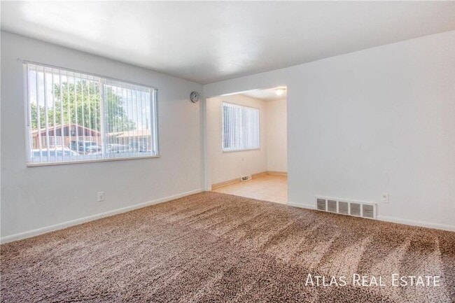 Building Photo - 4576 Everett Ct