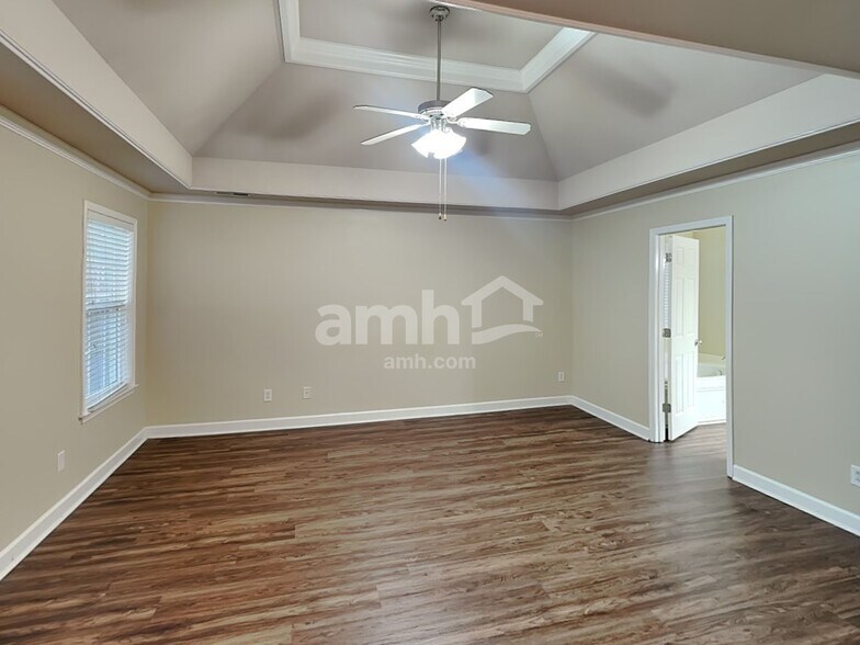 Building Photo - 2042 Keene Cir