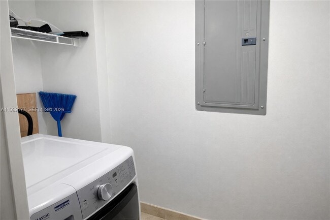 Building Photo - 6917 Collins Ave