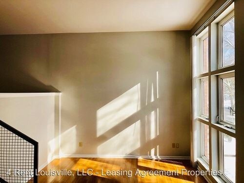 Building Photo - 2745 Grinstead Dr
