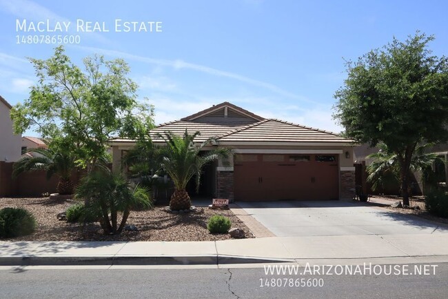 Building Photo - Beautiful 4 bedroom 2 bath house in Adora ...