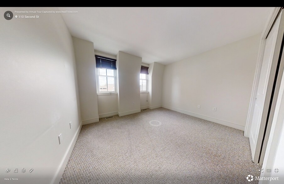 Building Photo - 108 2nd St