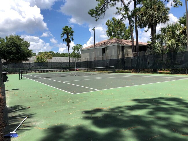 Building Photo - 1BR/ 1BA Condo In Springwood   ** Water In...
