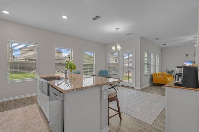 Building Photo - 1506 Sombras Dr