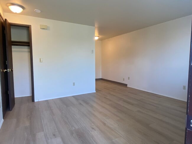 Building Photo - Bartlett Street Apartments