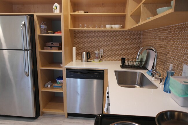 Building Photo - 1605 South Main St