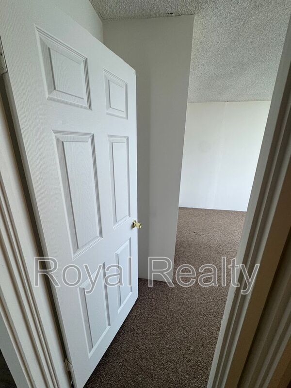 Building Photo - 222 Lili?uokalani Ave