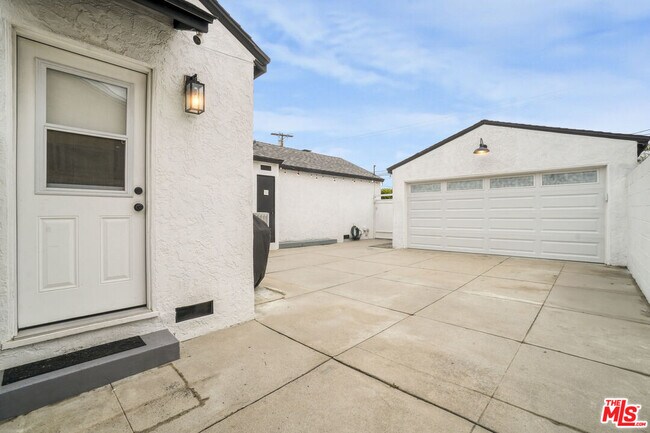 Building Photo - 7868 Naylor Ave