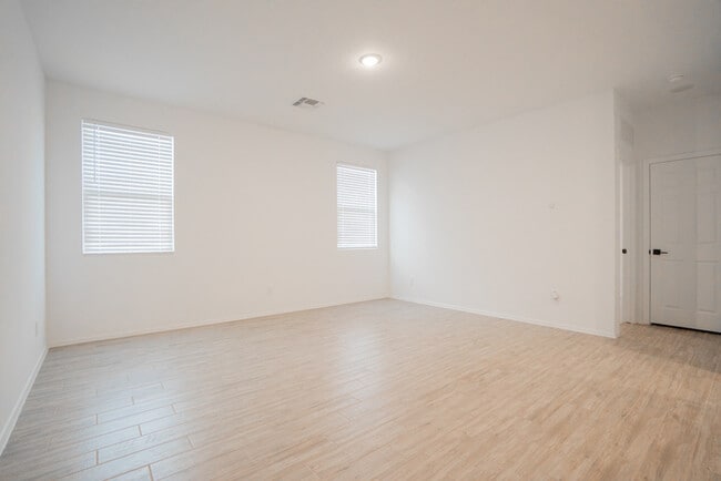 Building Photo - 46870 W Cansados Rd