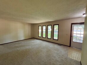 Building Photo - 4 Bed, 3 Bath home on West Side of Manhattan Near CiCo Park!