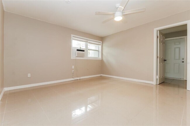 Building Photo - 1524 Sandy Ln