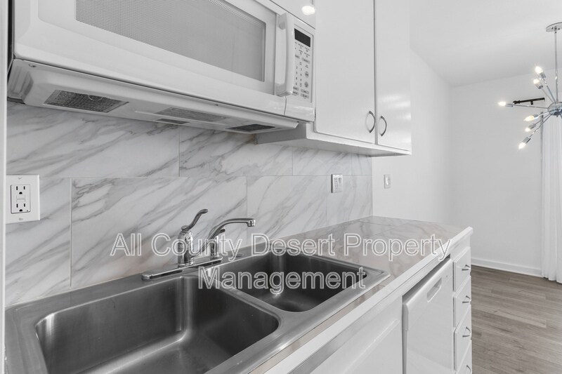 Building Photo - 46075 Ocotillo Dr