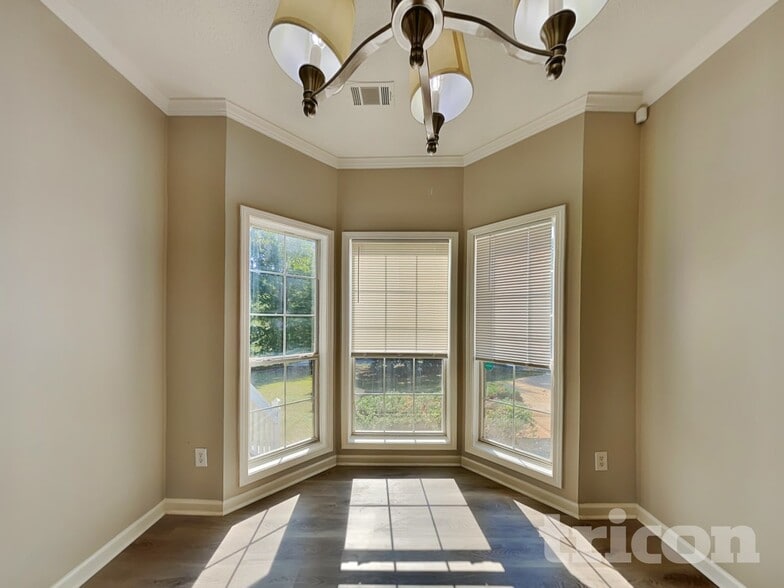 Building Photo - 313 Westchester Way