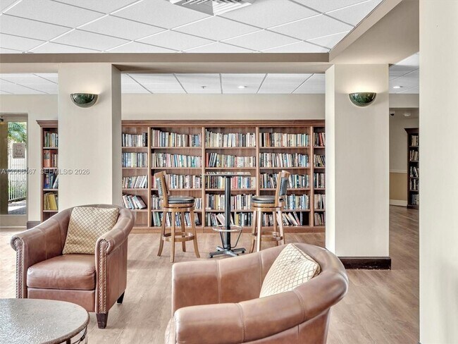 Building Photo - 9340 Lagoon Pl