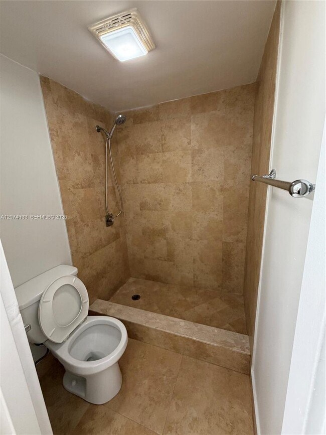 Building Photo - 8429 Forest Hills Dr