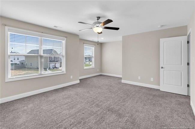 Building Photo - 5344 Debut Ave