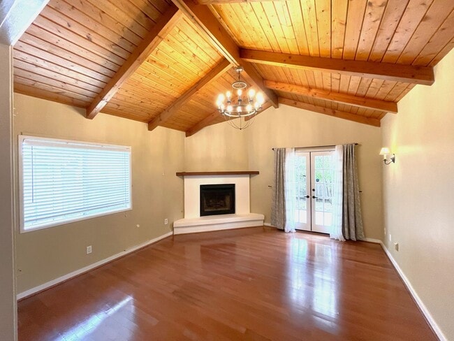 Building Photo - Upgraded Contemporary Craftsman
