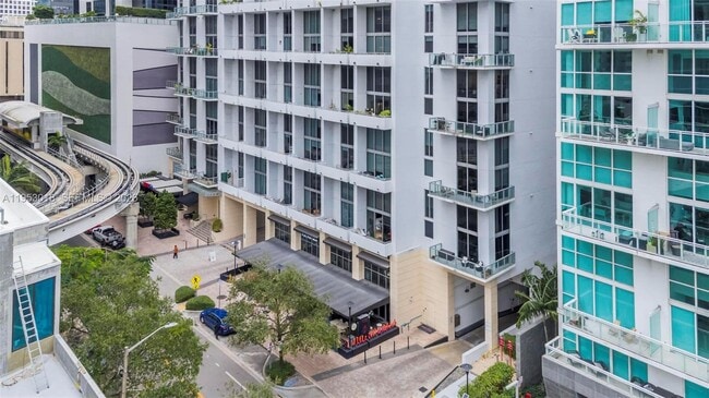 Building Photo - 1050 Brickell Ave