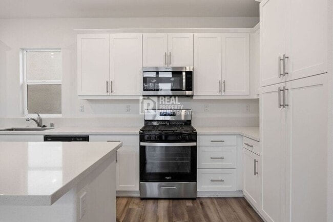 Building Photo - 365 Huntington Ct