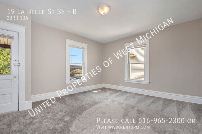 Building Photo - 19 La Belle St SE