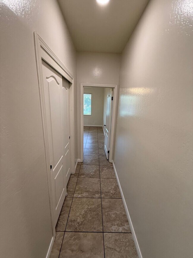 Building Photo - 2623 Bagwell Ct