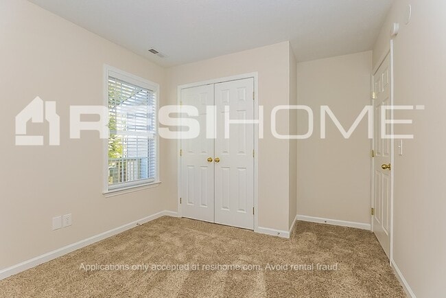 Building Photo - 632 Zellwood Dr