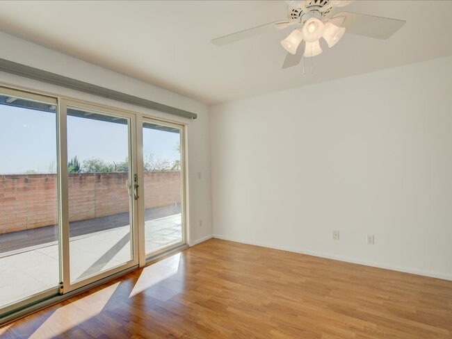Building Photo - 5526 N Arroyo Grande Dr