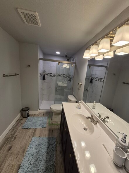 Bathroom (Bedroom 4 and 5) - 4441 S Johnson Ct