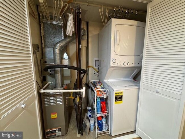 Building Photo - 10201 Bustleton Ave