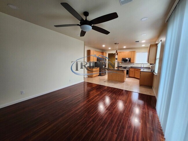 Building Photo - 4 bedroom 3 bath near schools and parks